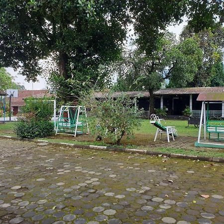 Yehezkiel Hotel Lembang Mitra Reddoorz Esterno foto