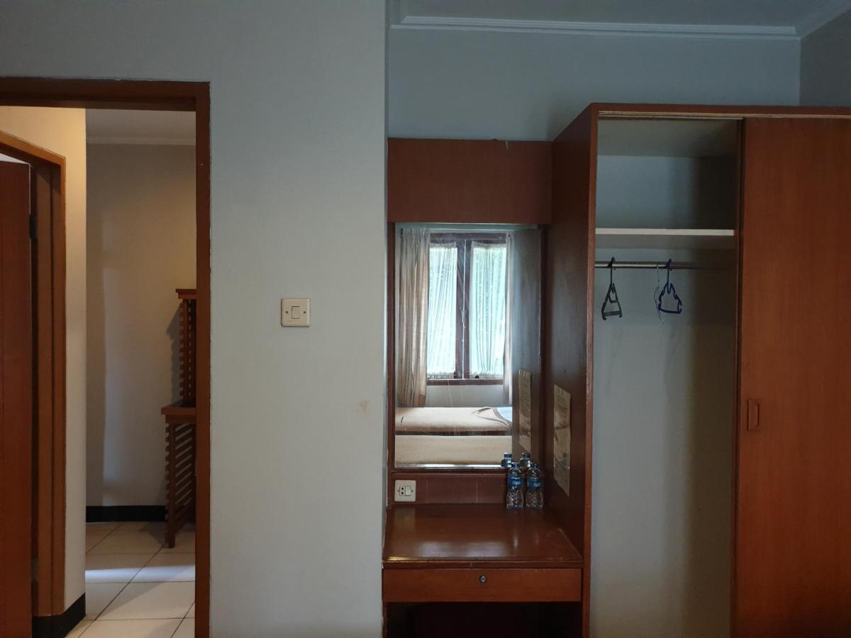 Yehezkiel Hotel Lembang Mitra Reddoorz Esterno foto