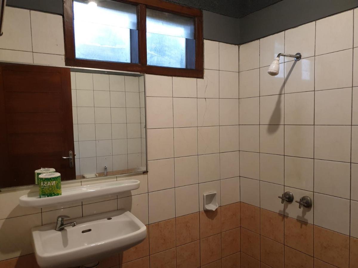 Yehezkiel Hotel Lembang Mitra Reddoorz Esterno foto