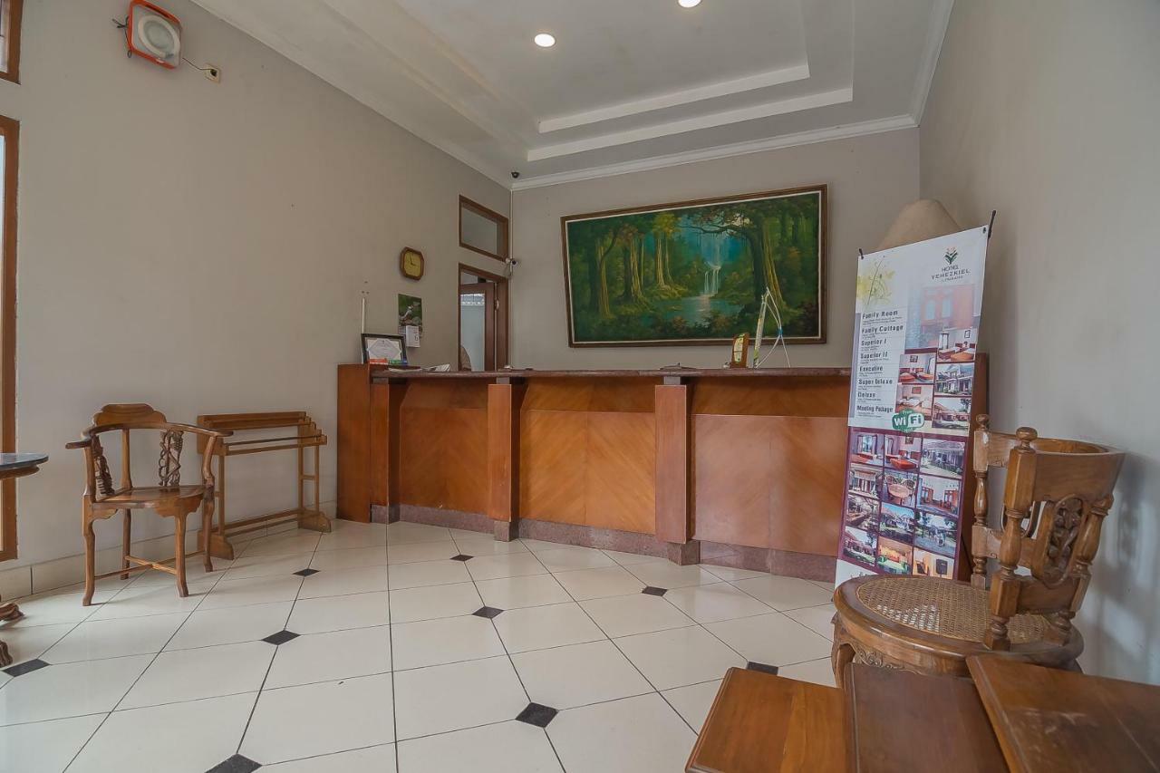 Yehezkiel Hotel Lembang Mitra Reddoorz Esterno foto