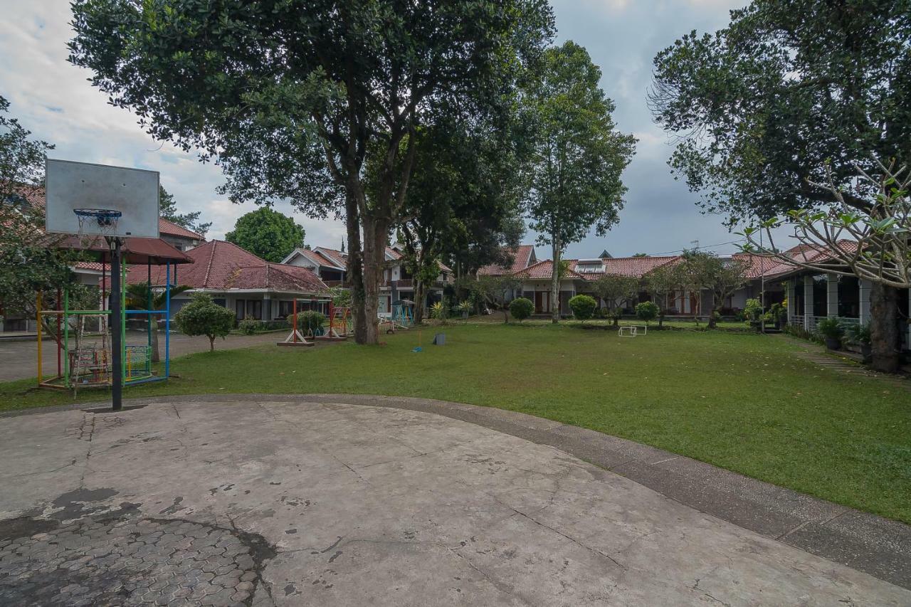 Yehezkiel Hotel Lembang Mitra Reddoorz Esterno foto